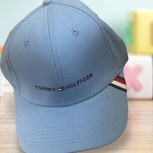 Tommy Hilfiger hat